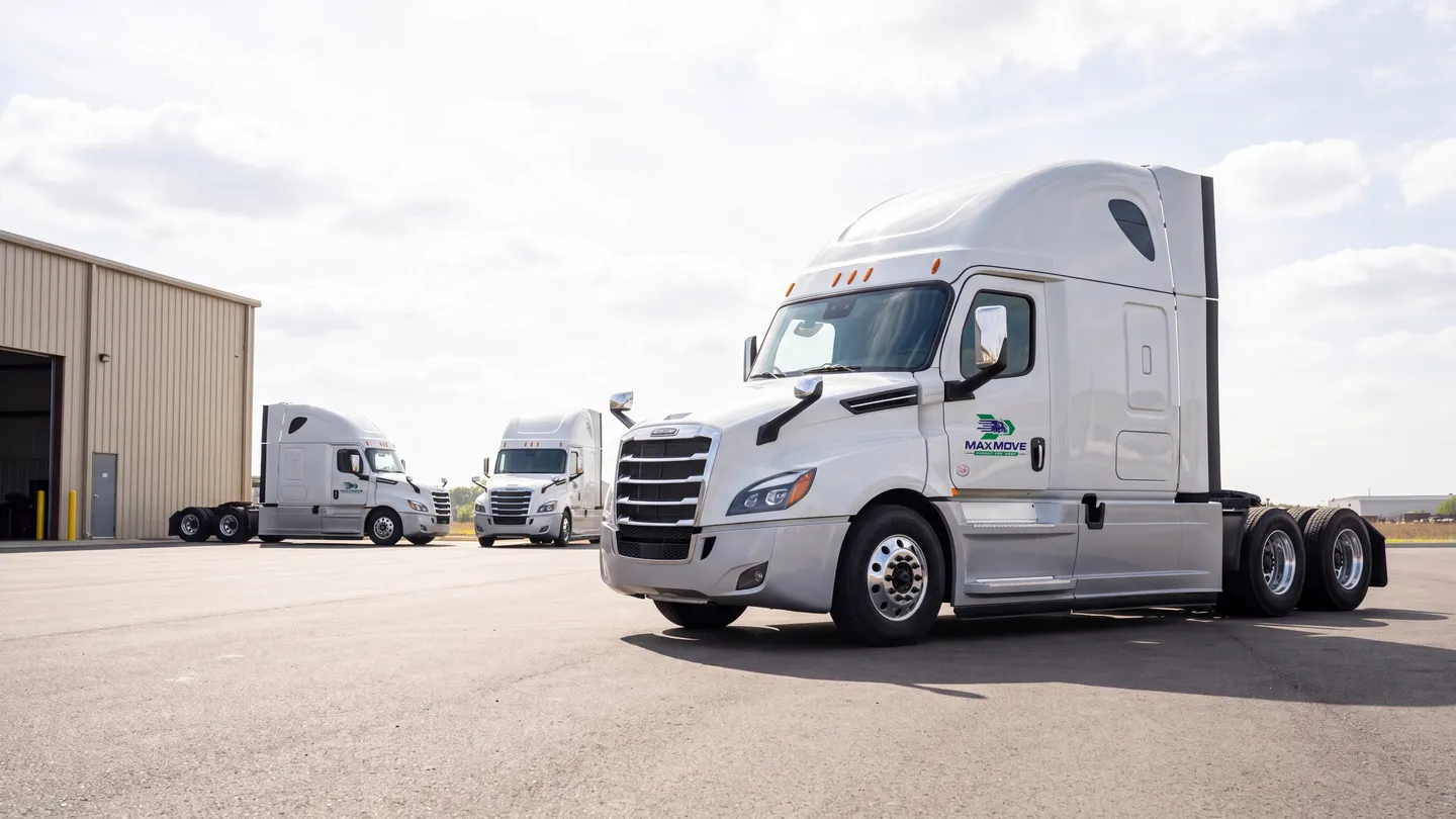 MaxMove LLC truck